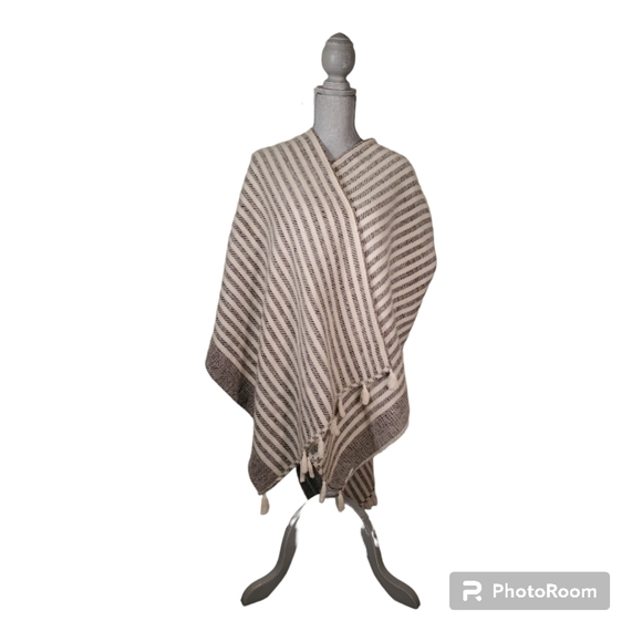Soft knit poncho shawl 45 x 63 inches, striped, with fringe, ecru, brown, grey - Picture 3 of 6